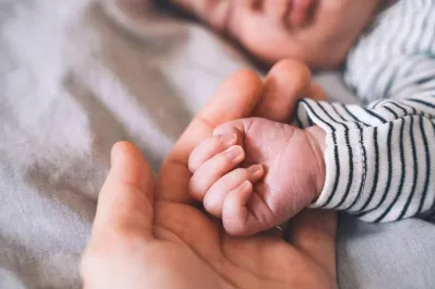 La ayuda de hasta 3.000 euros para familias y embarazadas de España: requisitos, cómo solicitarla y quién puede cobrarla