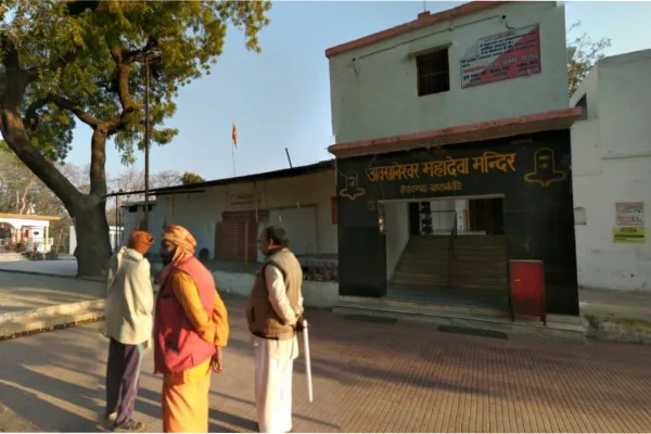 Monos, electrocución y una estampida: dos muertos tras una jornada fatal en un templo de la India