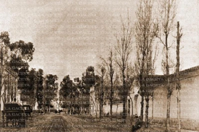 Recuerdos fotográficos: empedrado, marca de la ciudad desde 1832