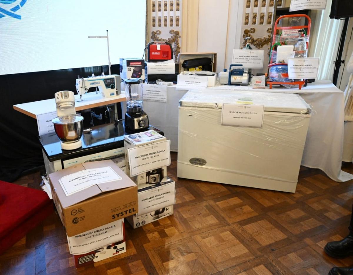 Apoyo a emprendedores tucumanos: el Gobierno entregó más de $52 millones en herramientas y créditos