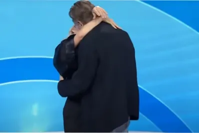 ¿Romance confirmado?: Pamela Anderson y Liam Neeson aparecieron a los besos frene a las cámaras