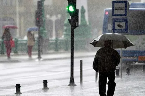 La AEMET alerta: tormentas intensas y noches tropicales en varias zonas de España