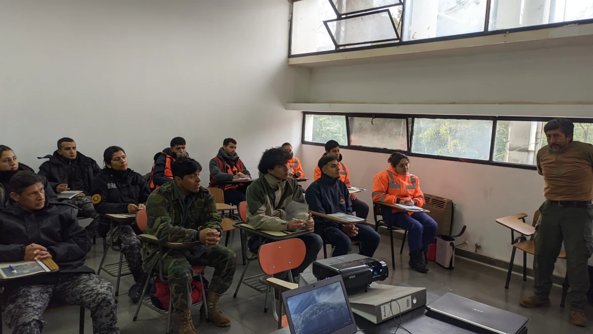 Con una capacitación en Horco Molle, la UNT entrena a fuerzas y vecinos para combatir incendios forestales