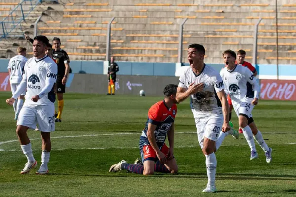 Con un grito agónico, Independiente Rivadavia eliminó a la revelación de la Copa Argentina
