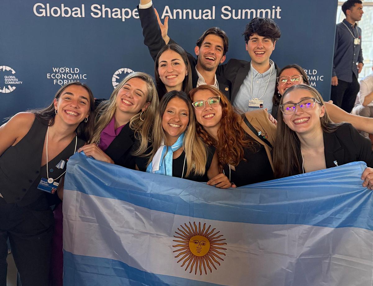 EQUIPO ARGENTINO. Global Shapers Tucumán se hizo escuchar en Ginebra. / CORTESÍA NAZARENA ESTRADE