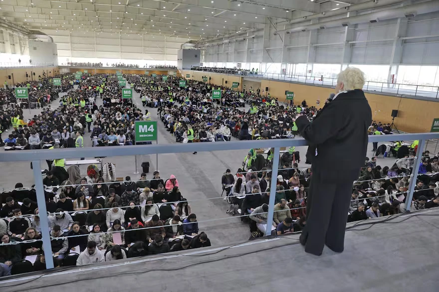 Residencias médicas: revalidan la mayoría de los exámenes