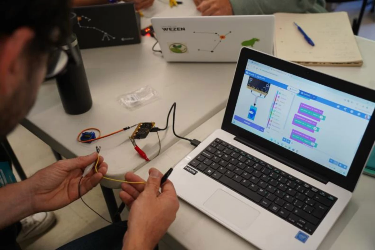 El modelo uruguayo que muestra que se puede integrar la IA en el aula