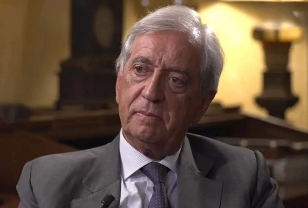 Asegura que descubrió malos manejos con el dinero del Vaticano, fue despedido y quiere hablar con León XIV