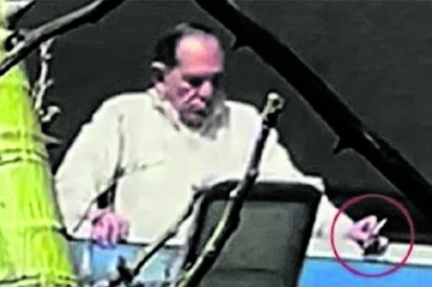 ¿Alperovich puede usar el balcón en su prisión domiciliaria?