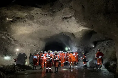 Hay cinco mineros de Chile atrapados en El Teniente, la mayor mina subterránea de cobre del mundo