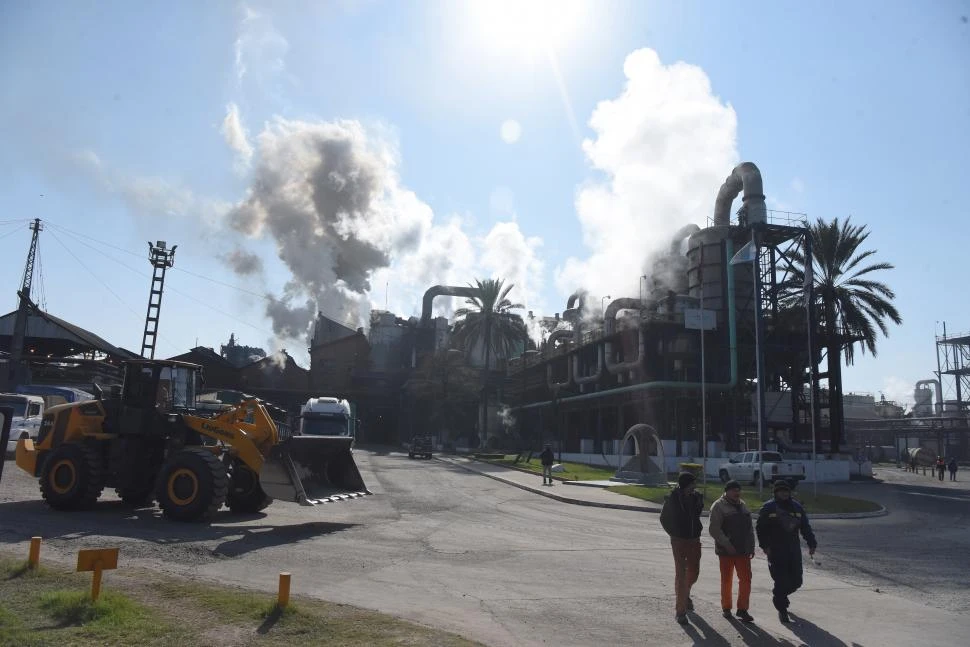 CIFRAS. En el país se van moliendo más de 10 millones de t de caña, y produciendo casi 655.000 t de azúcar físico.