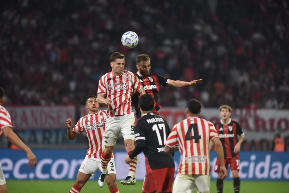 San Martín de Tucumán le jugó de igual a un River que hizo pesar su jerarquía