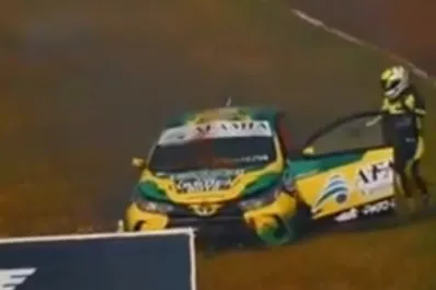 Drama y escape milagroso: el tucumano Facundo Rotondo sufrió un incendio en plena carrera en Oberá