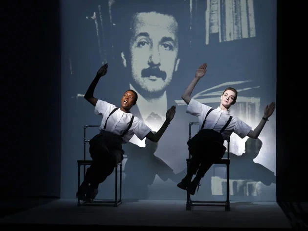 “EINSTEIN ON THE BEACH”. La ópera se duraba cinco horas.