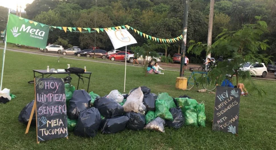 PRÁCTICA DE LIMPIEZA. Una experiencia de Meta de acompañar a la gente a limpiar de basura el cerro.