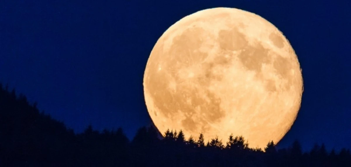 Superluna de Esturión 2025: cuándo y cómo ver la luna llena más brillante del verano