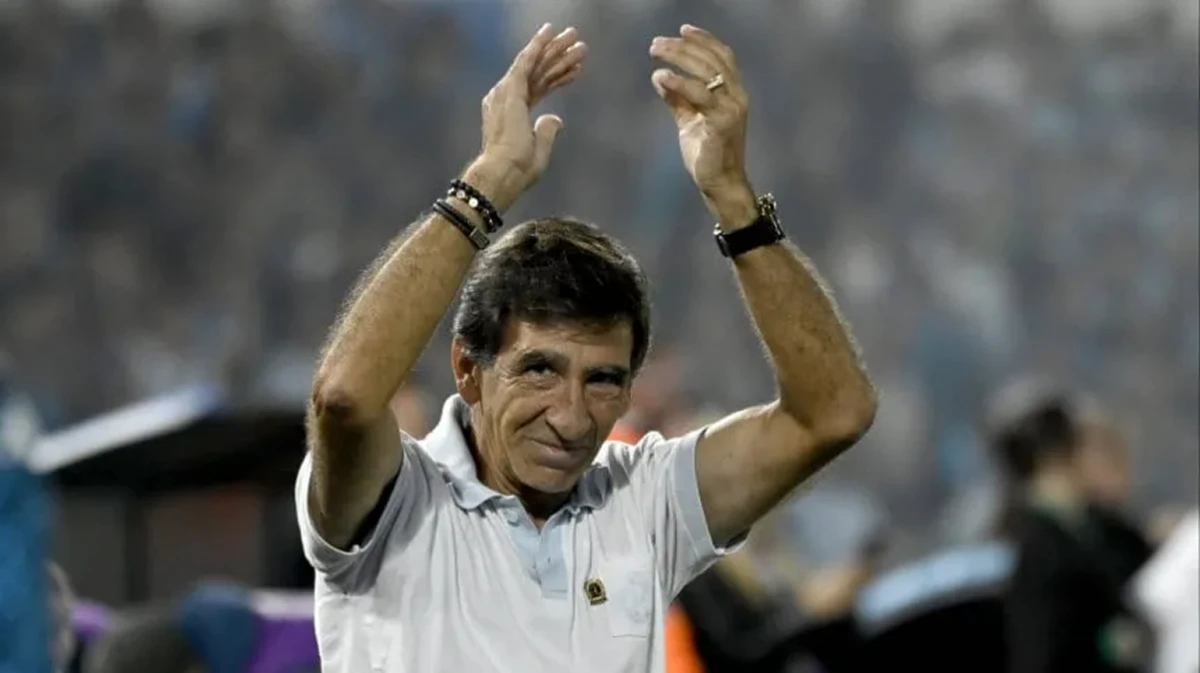 PEDIDO DE DISCULPAS. El DT de Racing admitió su error en una llamada con el Consejo de Futbol de Boca