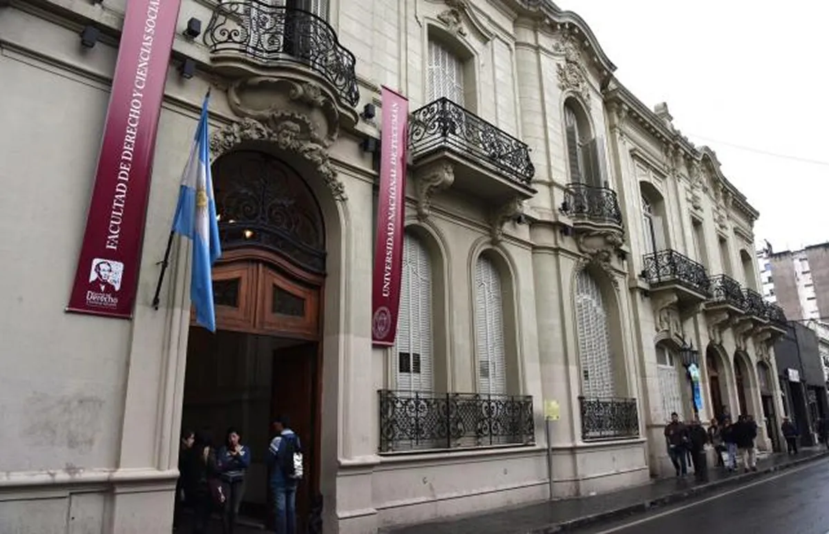 Derecho de la UNT integra la IA a su oferta académica con dos nuevas diplomaturas