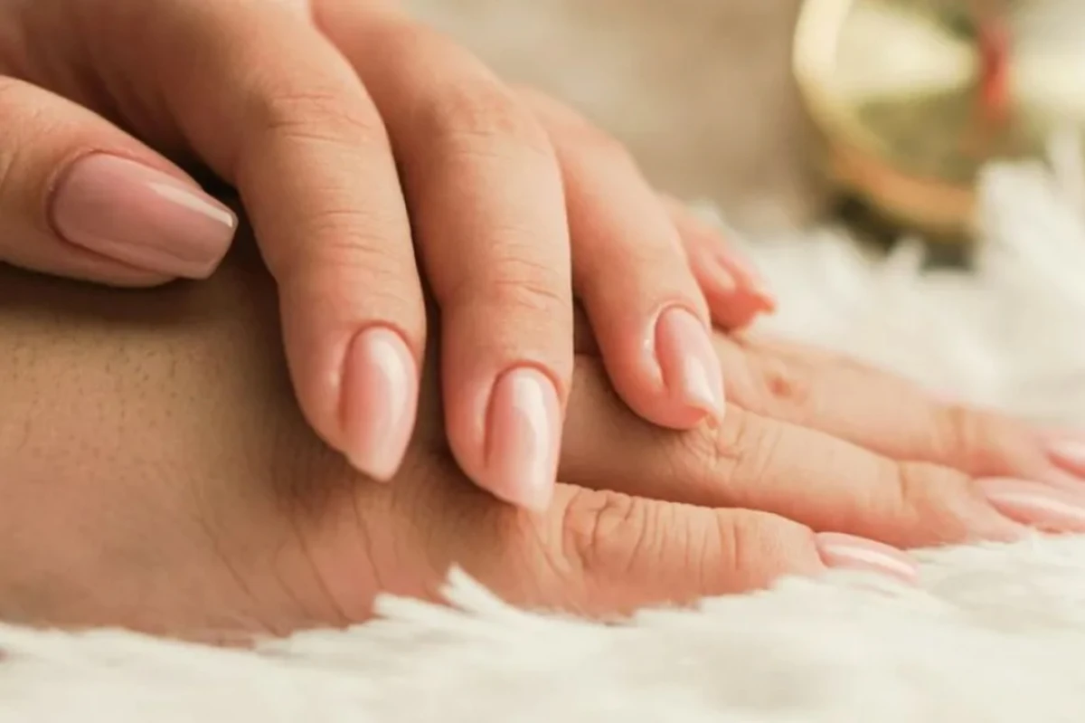 Uñas fuertes en invierno: consejos para combatir la sequedad y las quebraduras