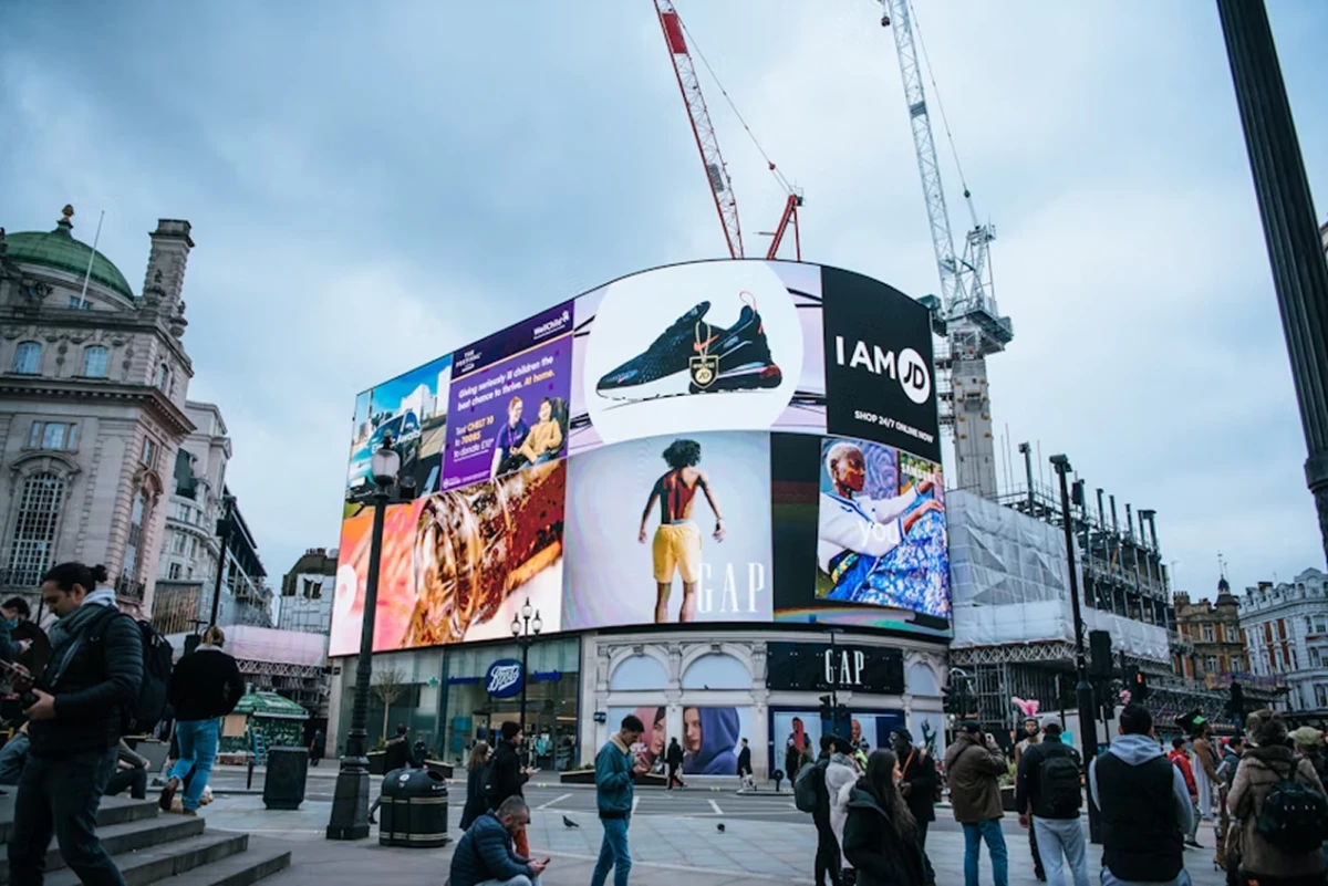 ESCENA LONDINENSE. La foto muestra el paisaje agitado de Piccadilly Circus. / UNSPLASH