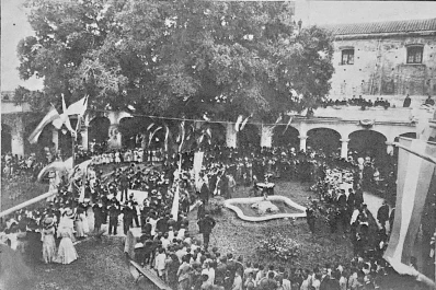 Recuerdos fotográficos: 1909. Dos mil estudiantes cantan el himno por el “Mártir de Metán”