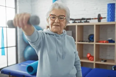 ¿Perdés fuerza con los años? Tres ejercicios para prevenir la sarcopenia en la vejez