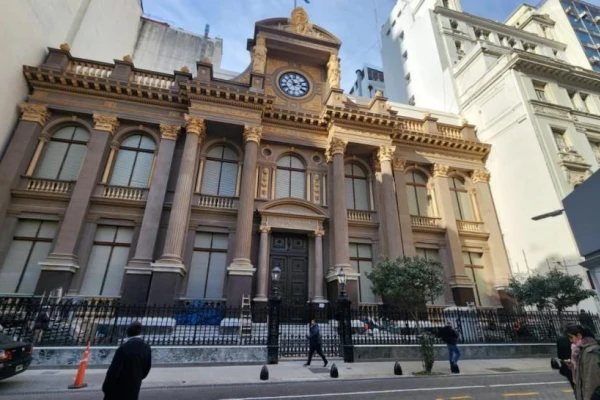 Los dólares del FMI llegaron a la Argentina y reforzaron las reservas