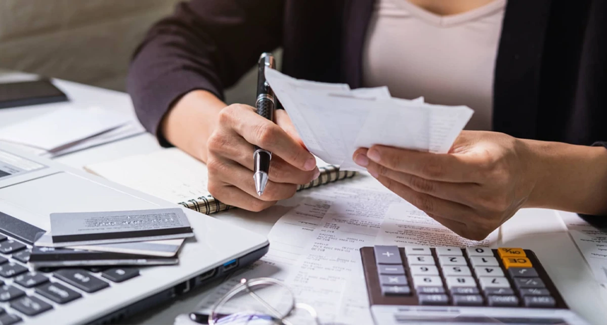 Crisis del crédito: el endeudamiento de las familias alcanza un récord histórico y los bancos endurecen sus requisitos