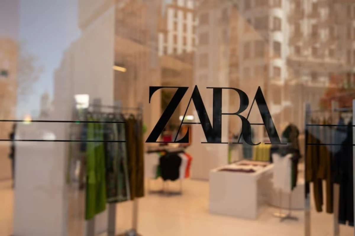 El vestido de Zara que parece de lujo y cuesta menos de 30 euros