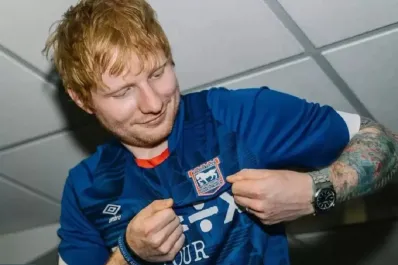 Sorpresa en el fútbol de Inglaterra: Ed Sheeran fue inscripto como jugador del Ipswich Town