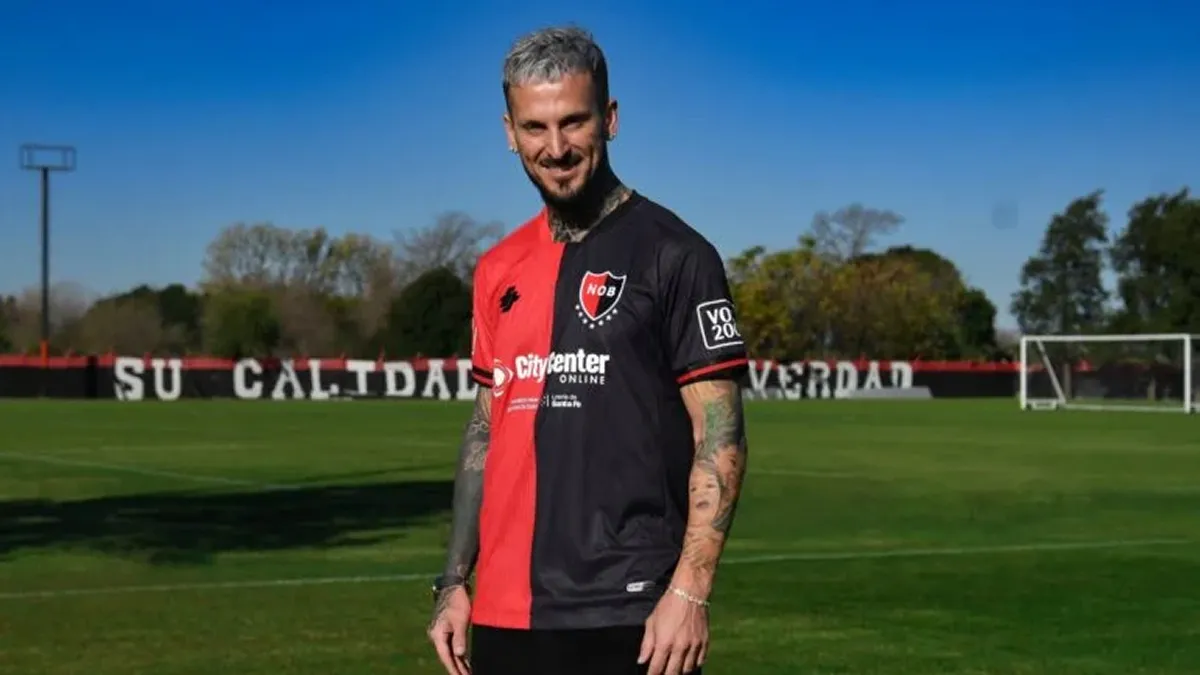 SIN REGULARIDAD. Las lesiones de Darío Benedetto le impiden debutar en Newell's