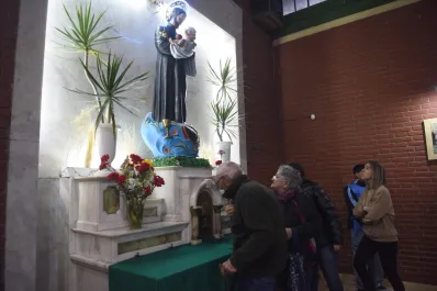 Los tucumanos pidieron trabajo y algo más a San Cayetano: No solo es el santo del pan, sino también del corazón