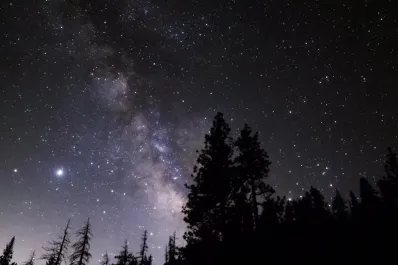 Alineación planetaria y lluvia de meteoros en agosto: cuándo y cómo ver el fenómeno