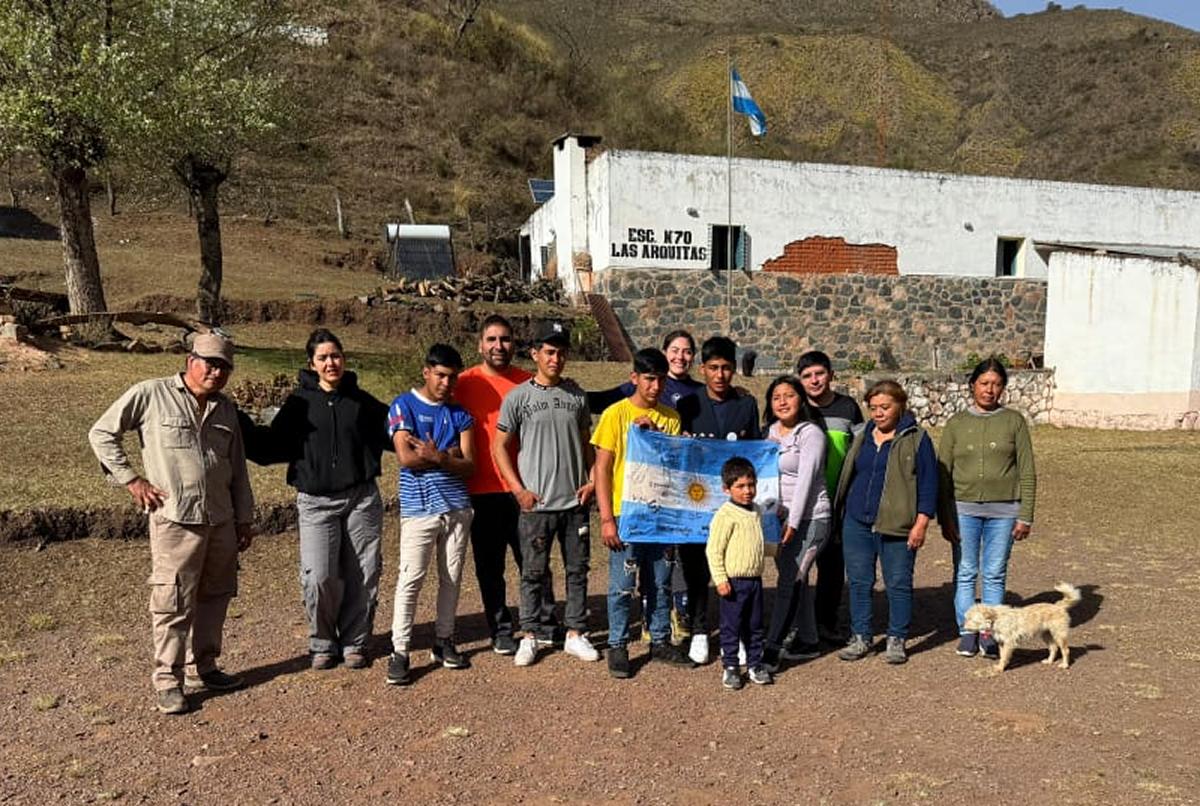 CON SU COMUNIDAD. Francisco sueña con volver, contar su experiencia e inspirar a otros. / CORTESÍA ROTARY CLUB DE TUCUMAN