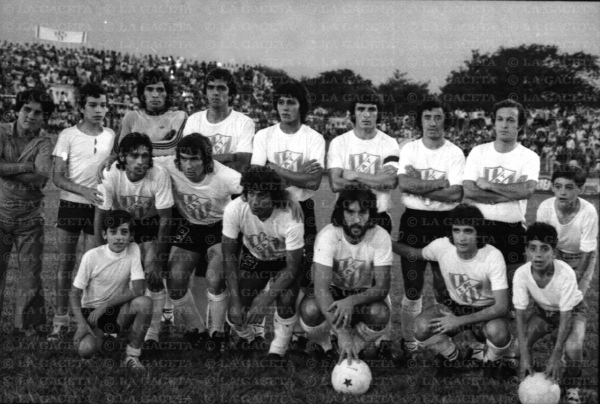 El día que Mario Alberto Kempes y Julio Ricardo Villa se enfrentaron en Tucumán