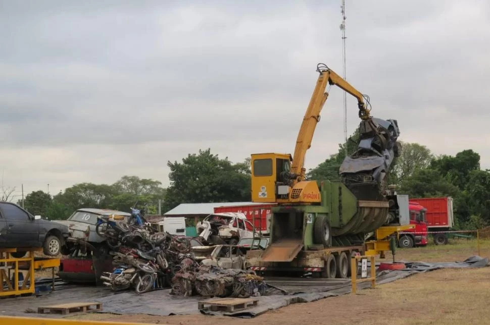 EN DESUSO. El municipio se deshizo de los vehículos chatarra de su parque automotor.