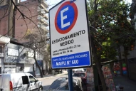 El caso del estacionamiento medido reaviva el debate sobre los “cuidacoches”