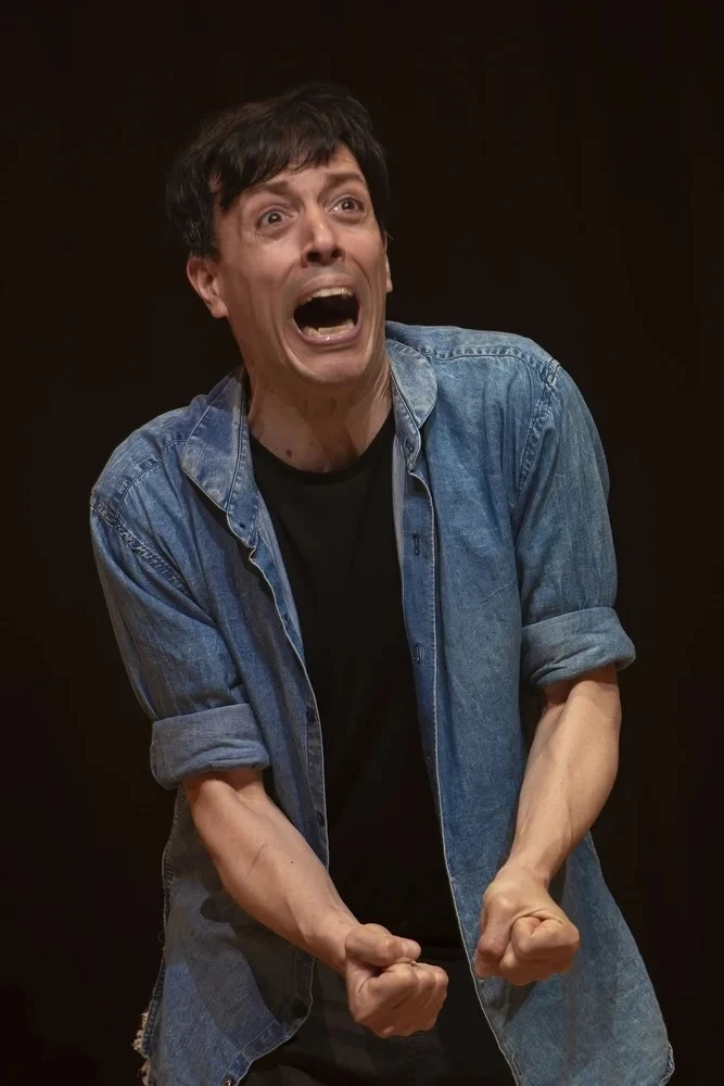 EN CRISIS. Roberto Peloni protagoniza “El brote”, escrita y dirigida por Emiliano Dionisi.