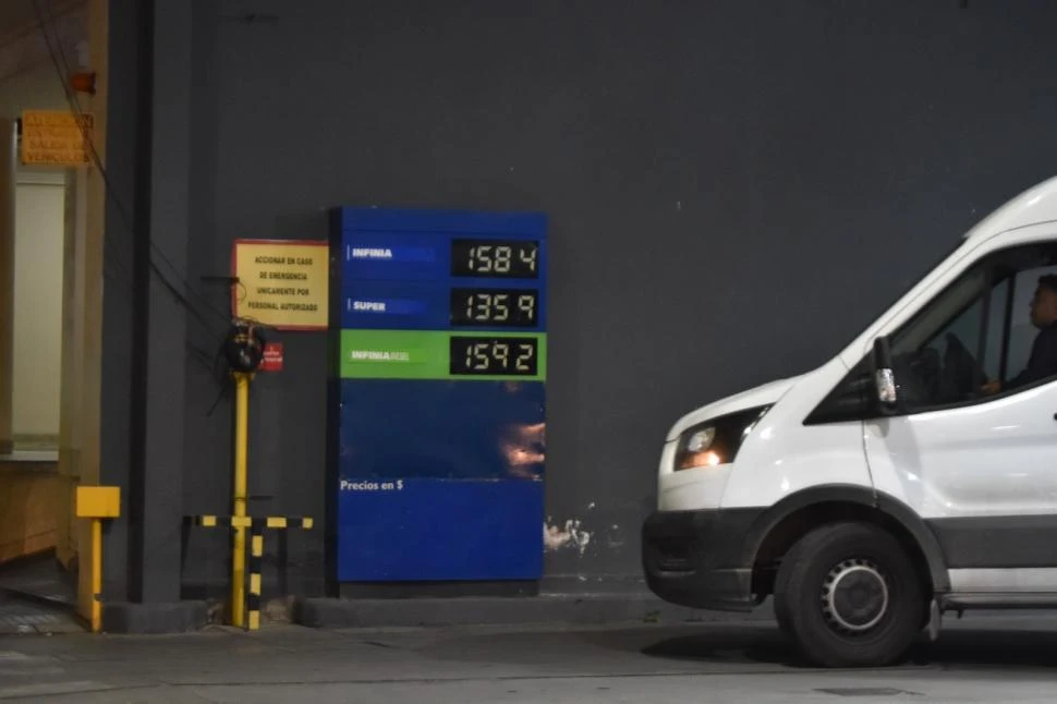 EXPENDEDORA. YPF retocó sus combustibles con un alza de hasta 1,4%.