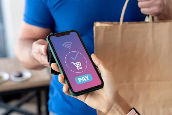 Con pocos pesos en la calle, el usuario apela al dinero digital