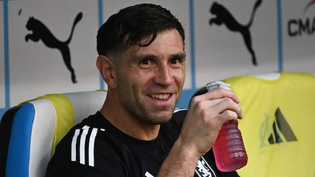 Francia no olvida: el nuevo capítulo de silbidos contra Emiliano Dibu Martínez