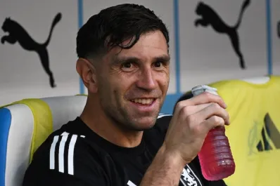 Francia no olvida: el nuevo capítulo de silbidos contra Emiliano Dibu Martínez