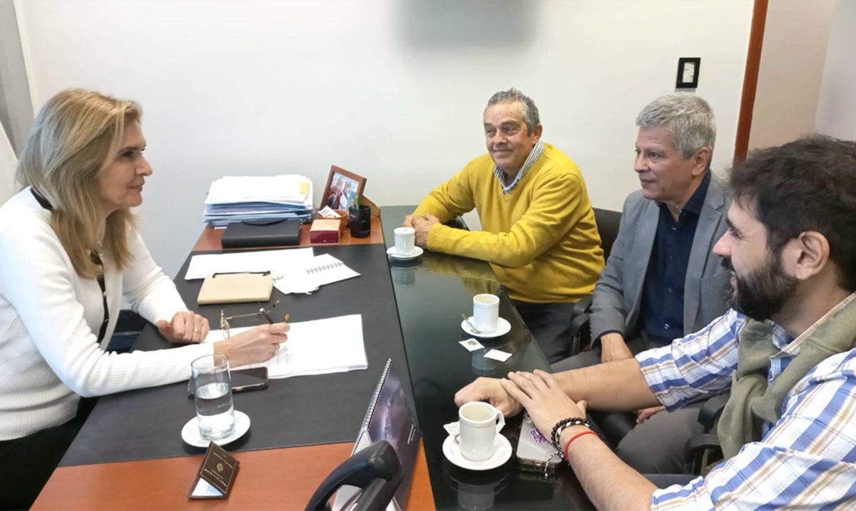 CON SILVIA ELÍAS DE PÉREZ. Reunión en la Legislatura.