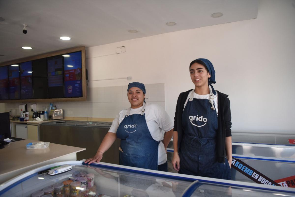 Milagro Serrano y Aylen Jali estaban trabajando al momento de los incidentes en la Juan B. Justo.
