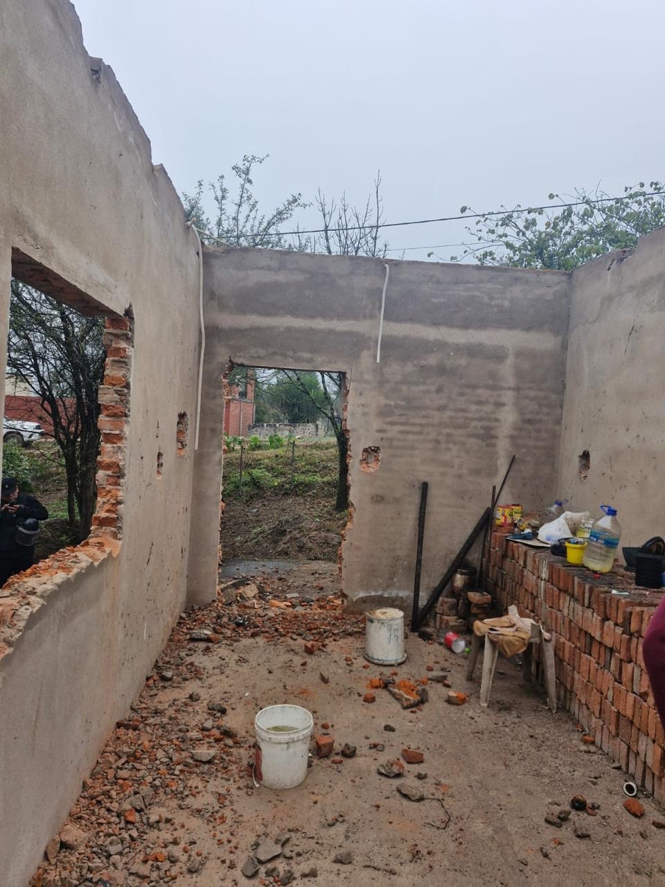 PUNTO FINAL. Autoridades detuvieron las construcciones en El Cadillal.