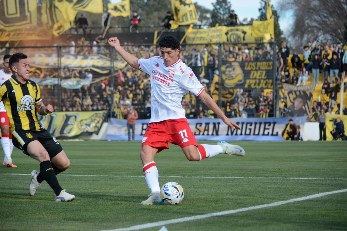 DEBE LEVANTAR. Nicolás Castro, que venía de buenos rendimientos, también decayó en lo futbolístico.