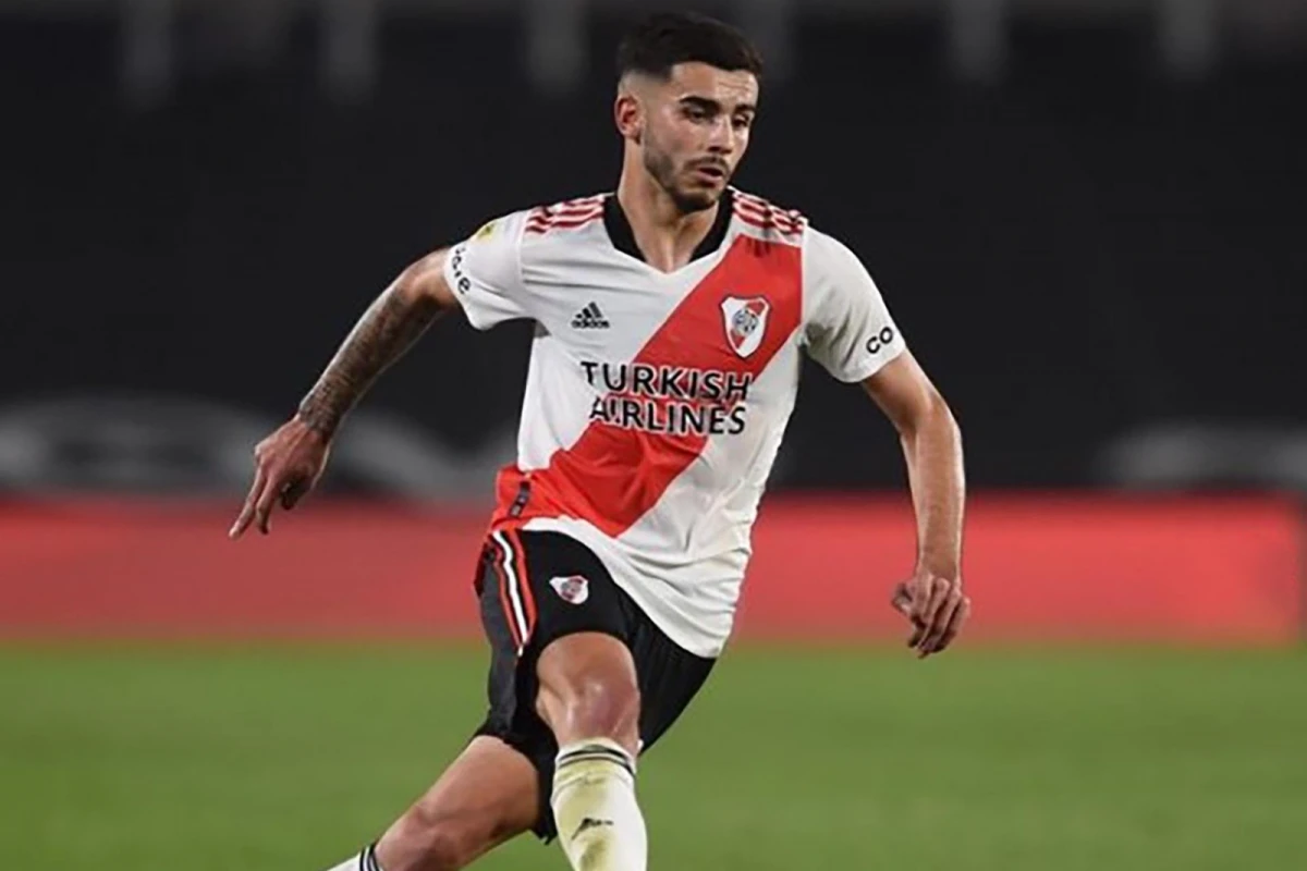 River vendió a Santiago Simón y podría sumar un refuerzo