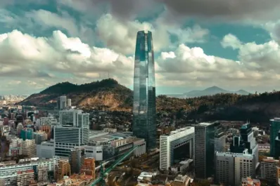 ¿Lluvias o cielo despejado? Esto anticipa el pronóstico del tiempo para este viernes feriado en Chile