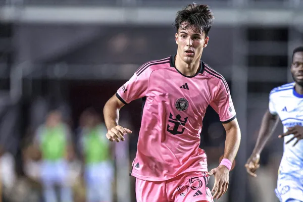 Un mediocampista argentino deja al Inter Miami de Lionel Messi para jugar en España
