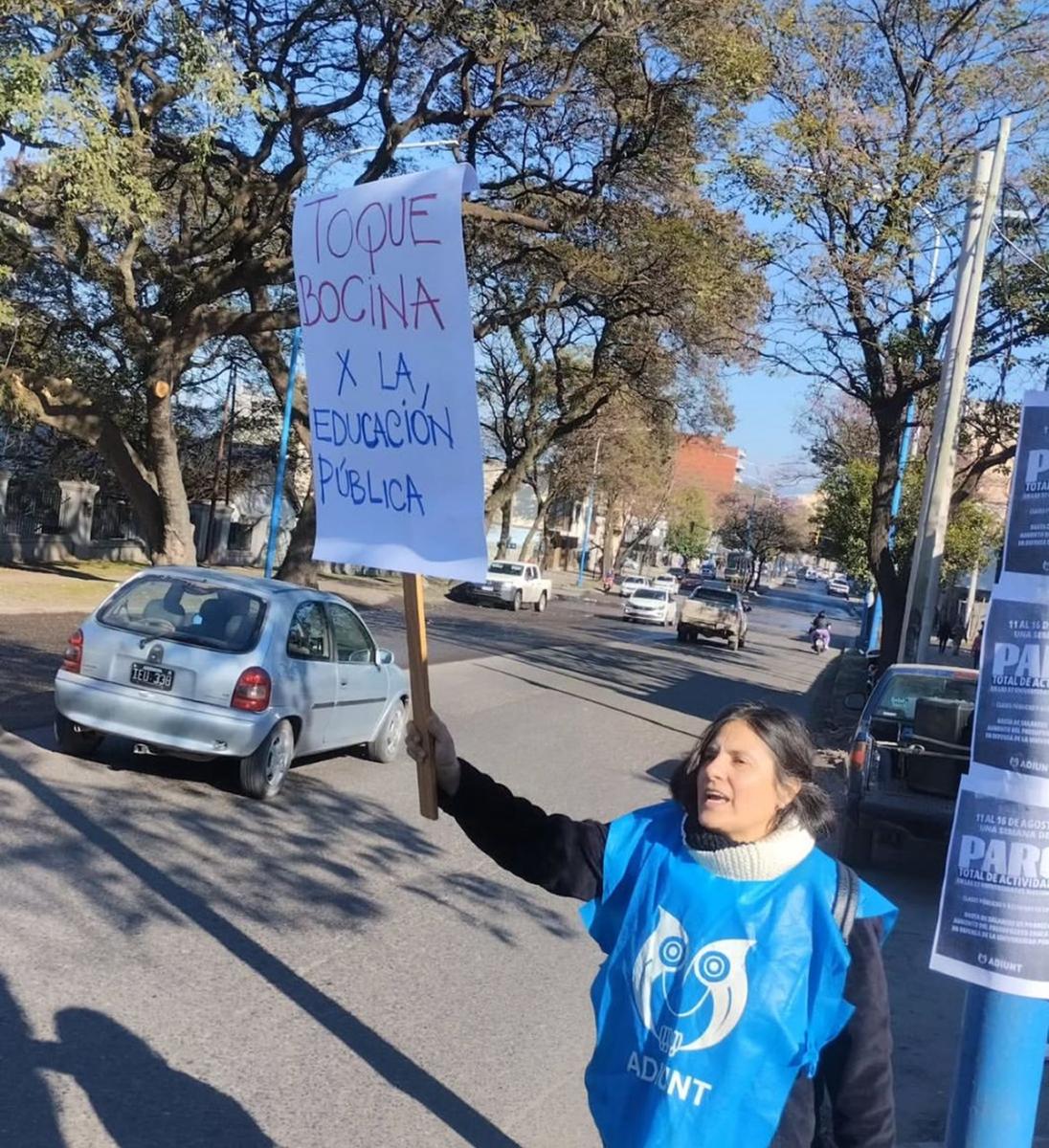PROTESTA UNIVERSITARIA. Docentes se concentraron para exigir mejoras salariales y más presupuesto para la educación pública